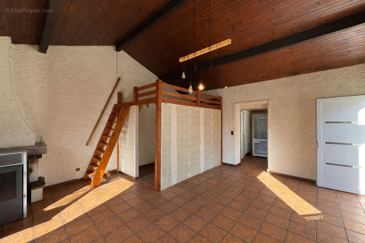 Maison à OYONNAX