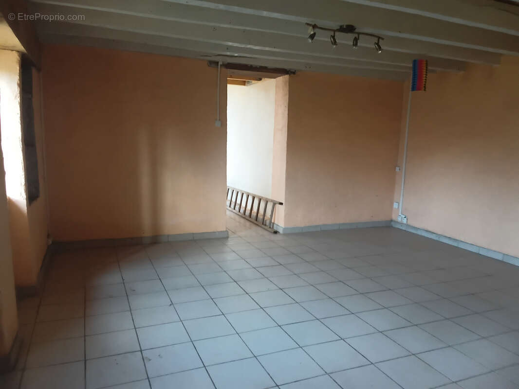 Maison à COUY