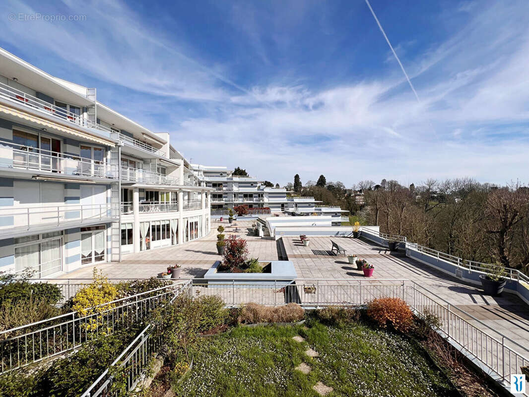 Appartement à MONT-SAINT-AIGNAN