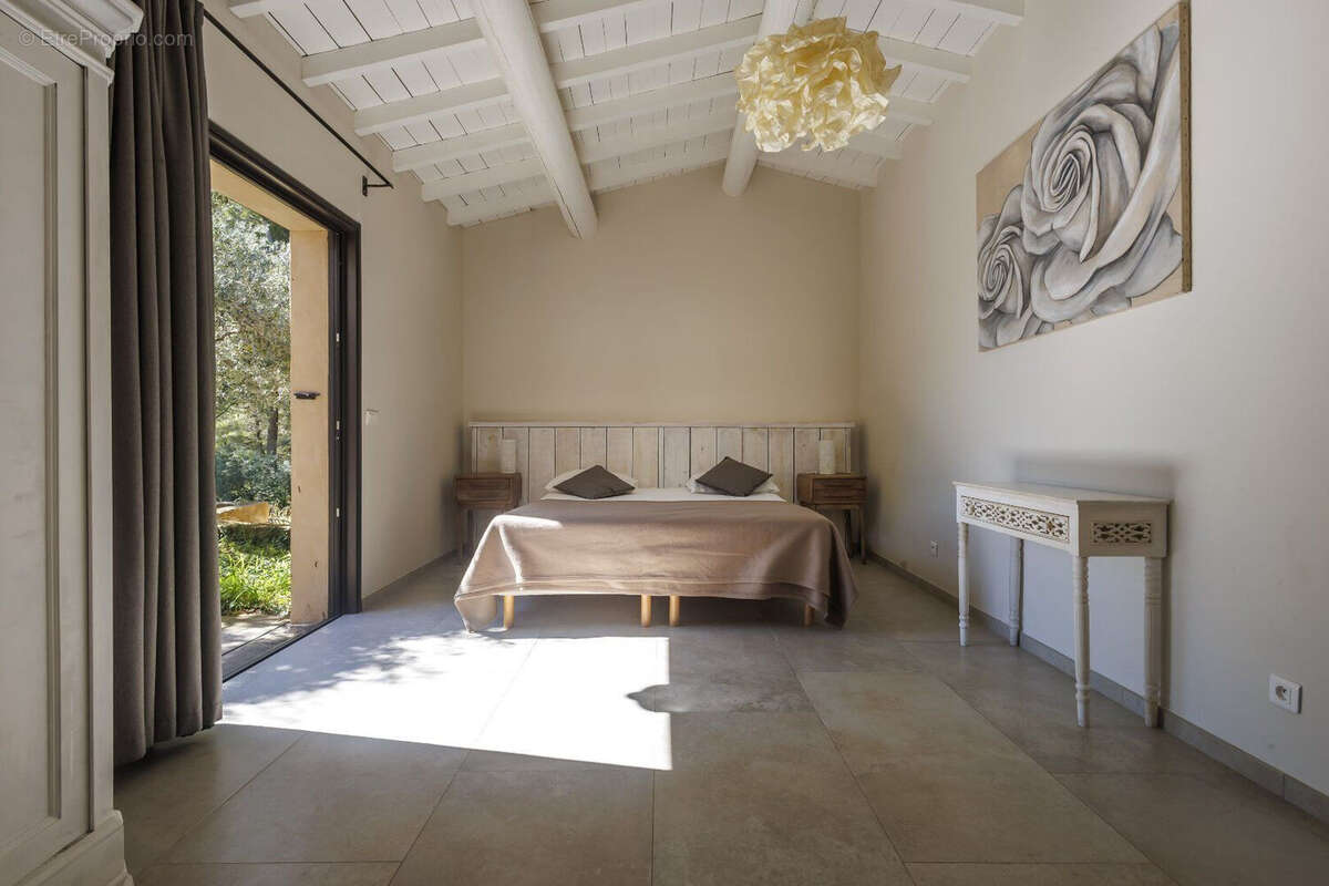 Domaine viticole & Villa contemporaine - Art de vivre en Provence - photo 12