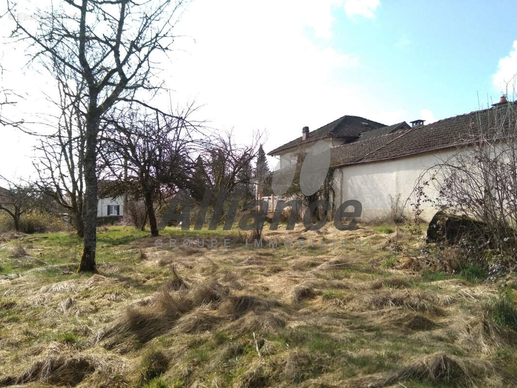 Maison à SAINT-LOUP-SUR-SEMOUSE