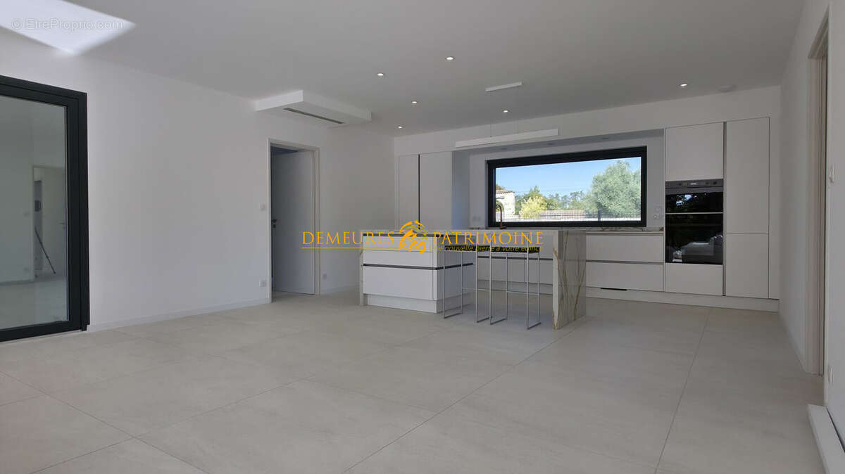 Maison à TROIS-PALIS