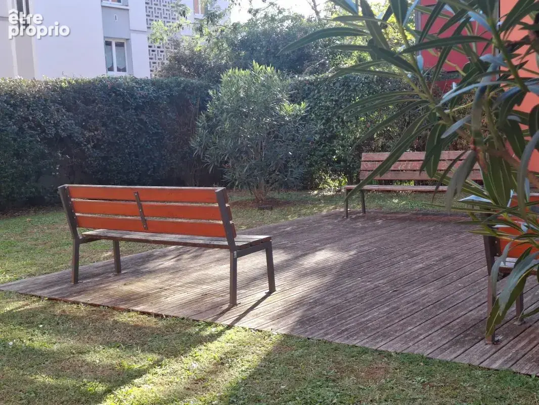 A VENDRE T2 récent + garage Vénissieux Parilly - photo 9
