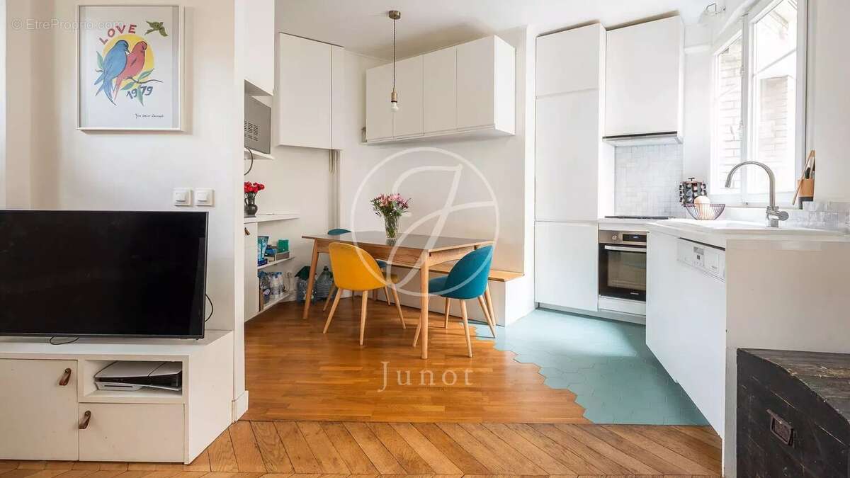 Appartement à PARIS-16E