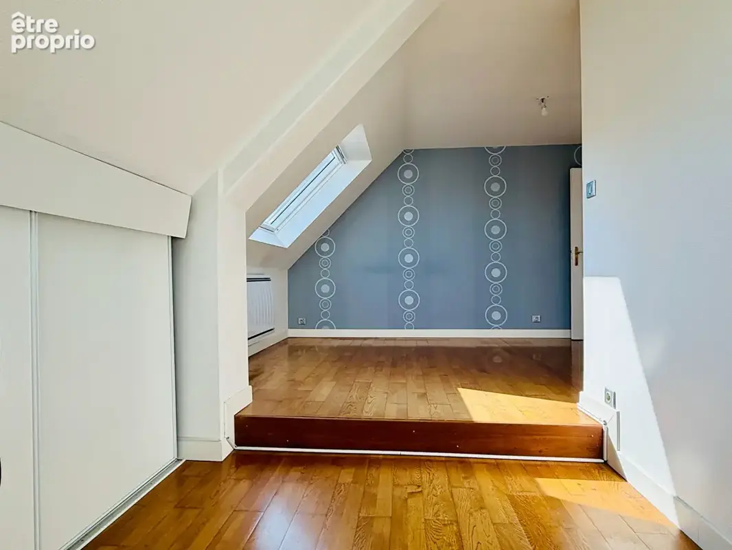 Maison familliale avec 1200 m2 de terrain - photo 8