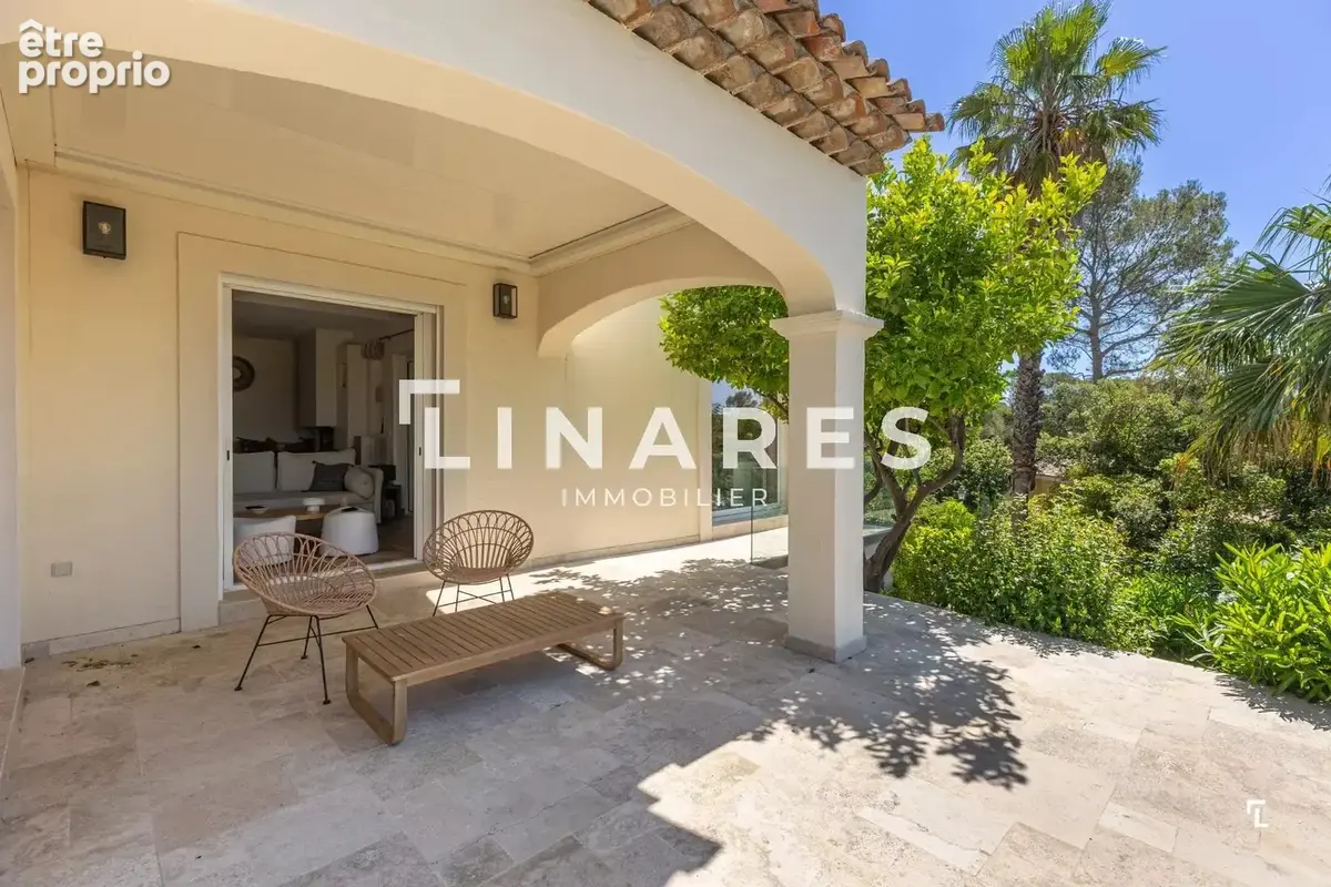 VILLA AZURA - Propriété T5 de 185m2 - Piscine - Terrain de boules - 83118 SAINT - RAPHAËL - photo 13