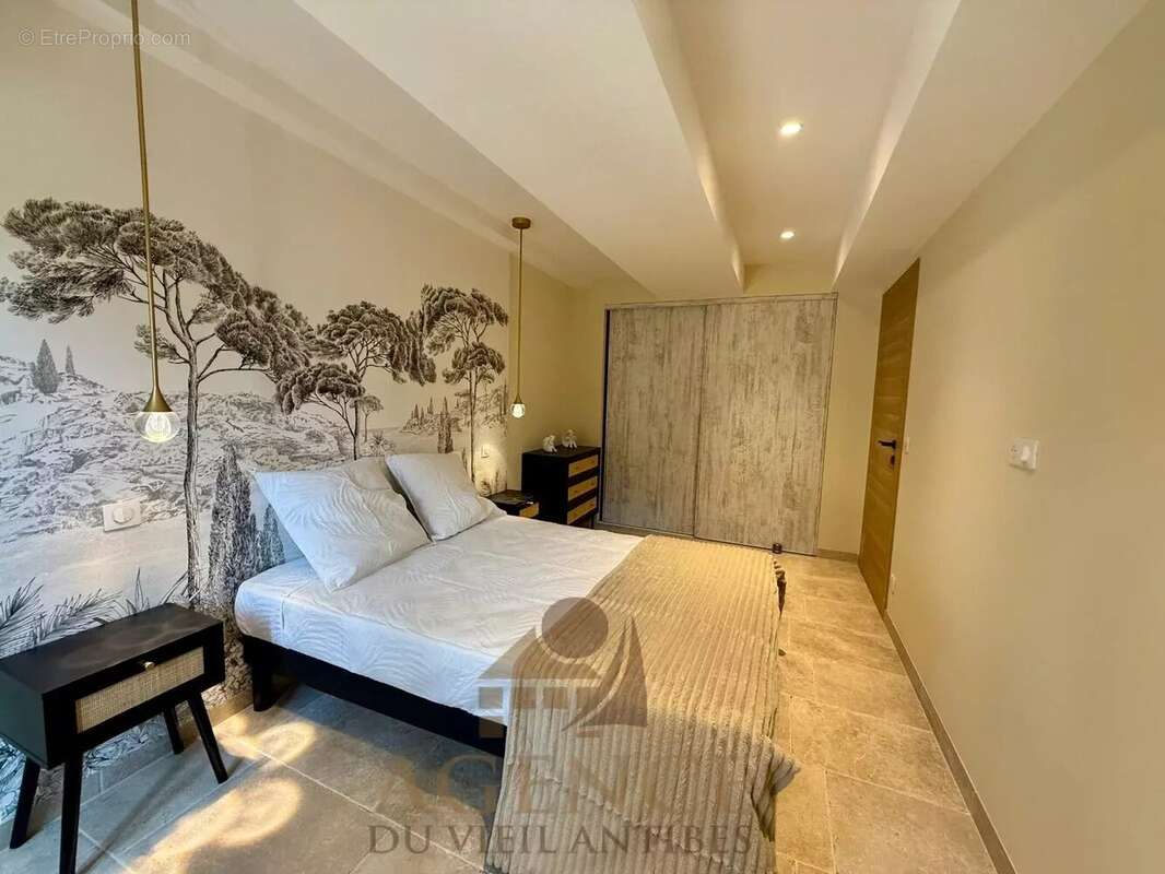 Vieil Antibes REZ-DE-JARDIN 107m2 - photo 18