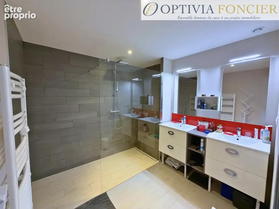 MAISON T7 - BRUZ - Quartier prisé - 190 m2 - 997 m2 de terrain clos - photo 10