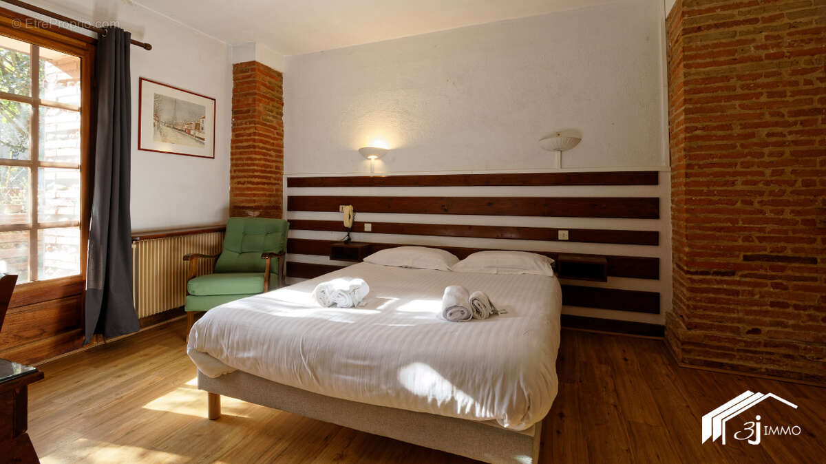 Maison à MONTAIGUT-SUR-SAVE