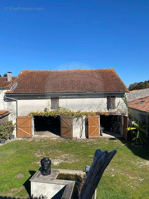 Maison à LE CHAY