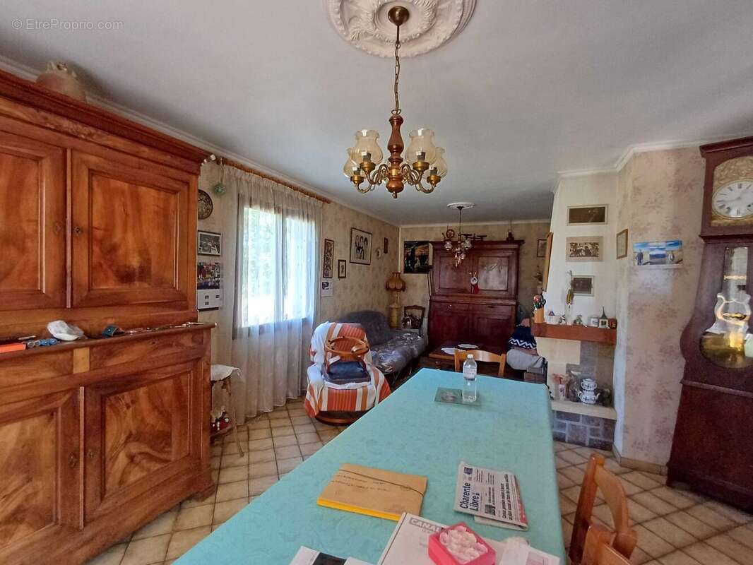 Maison à CHASSENEUIL-SUR-BONNIEURE