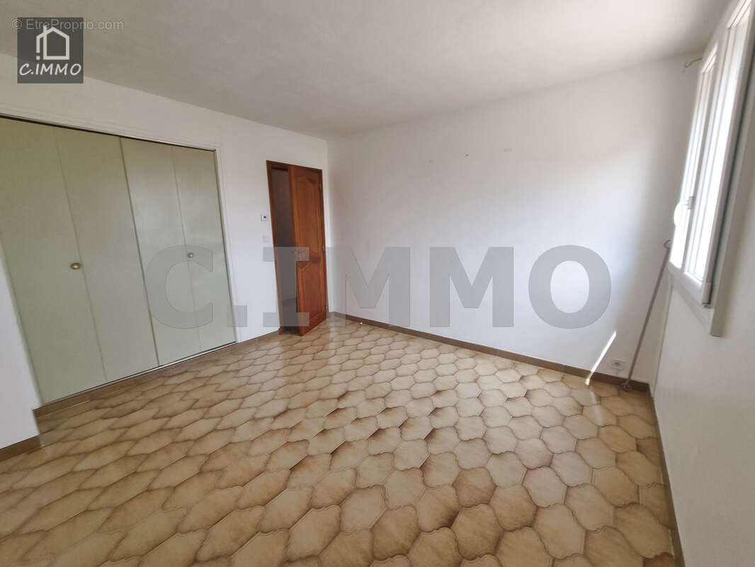 Grande Maison de type 7 avec grand garage en sous-sol + piscine sur 1086 m2 - photo 17