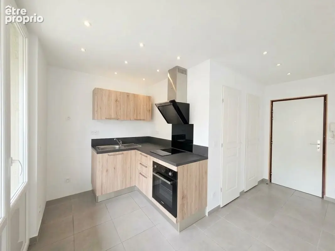 Appartement T2 - 36.08 m2 - CHAMBERY centre - photo 2