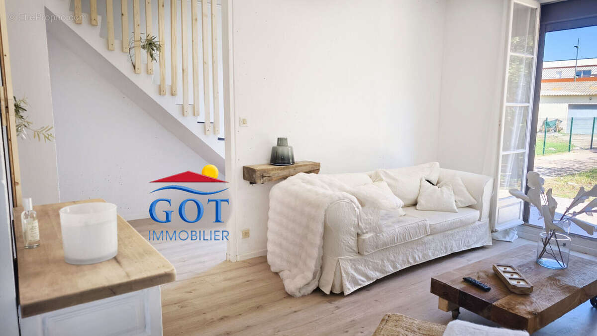 Maison à SAINT-LAURENT-DE-LA-SALANQUE