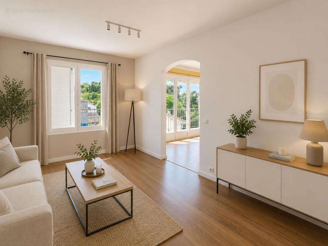 Appartement à VALLAURIS