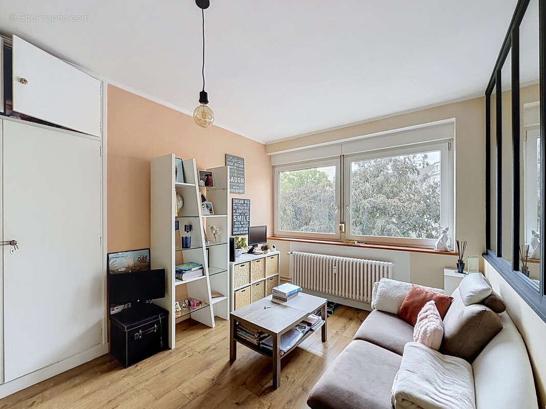THIONVILLE   Quartier CENTRE-VILLE    F5 de 118,5 m2   2 chambres    1 bureau - ascenceur - photo 5