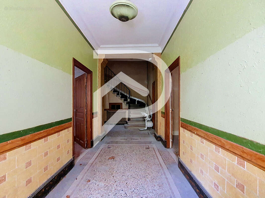Maison et terrain à vendre Sauzet 12 pièce(s) 276 m2 - photo 3