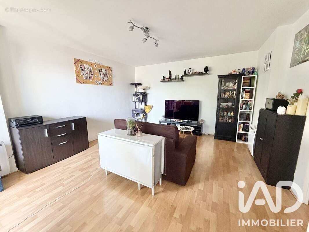 Photo 3 - Appartement à BUSSY-SAINT-GEORGES