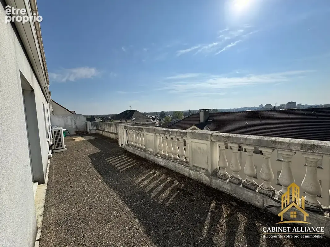 Appartement à vendre 4 pièces avec terrasse -Proche gare - photo 3