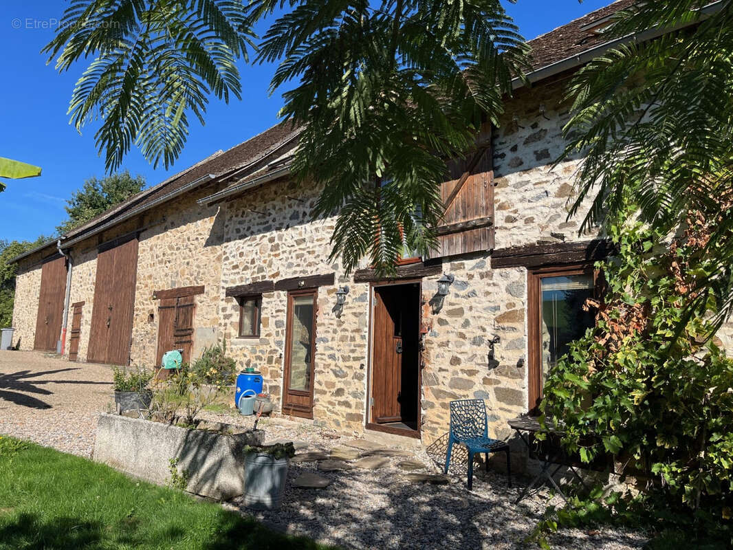 Maison à COUSSAC-BONNEVAL