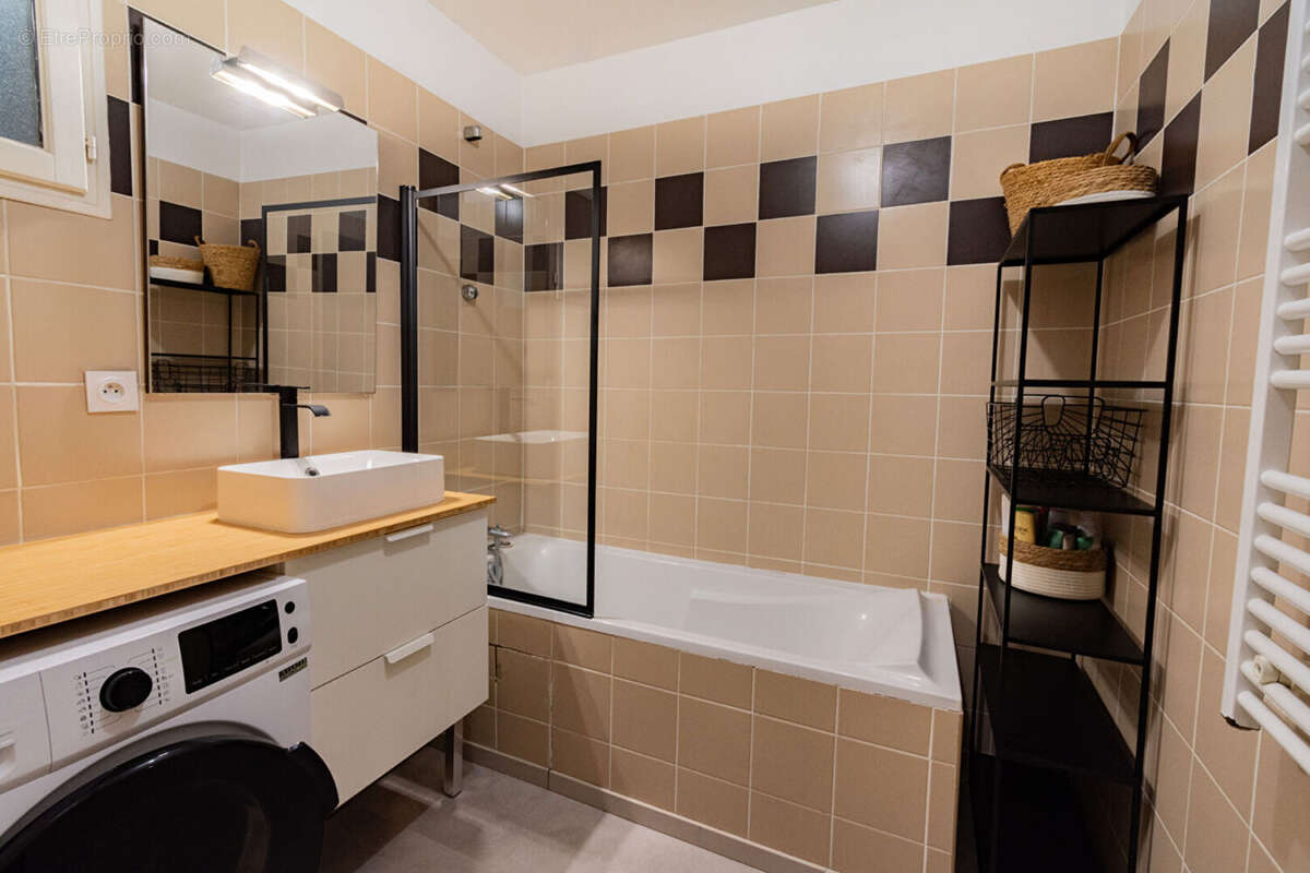 Appartement à MARSEILLE-2E