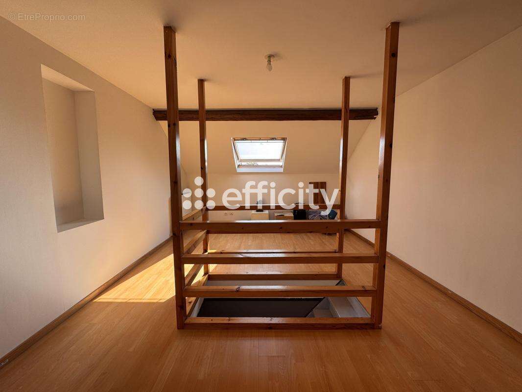 Maison 108 m² à Bruay-Sur-L'escaut  - photo 9
