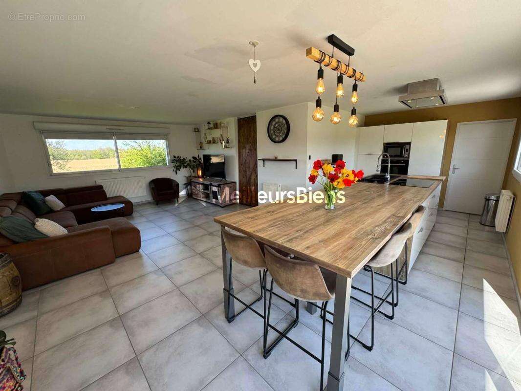 Maison à RECQUIGNIES