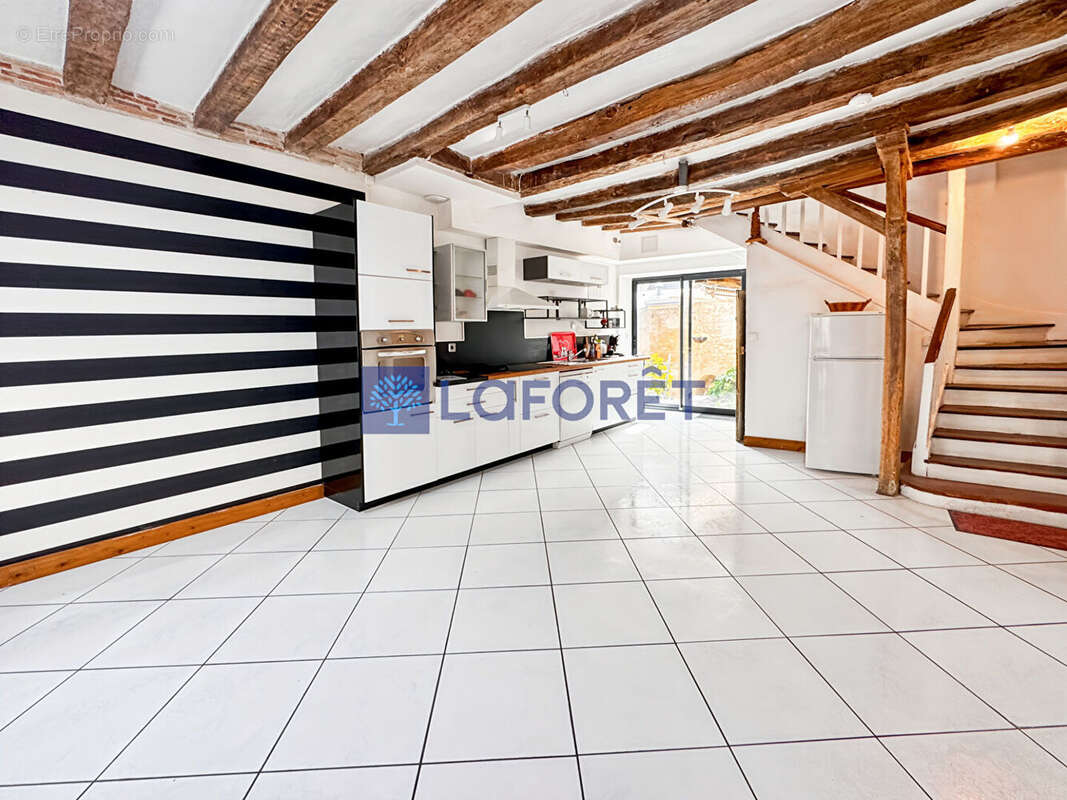 Maison à AZAY-LE-RIDEAU