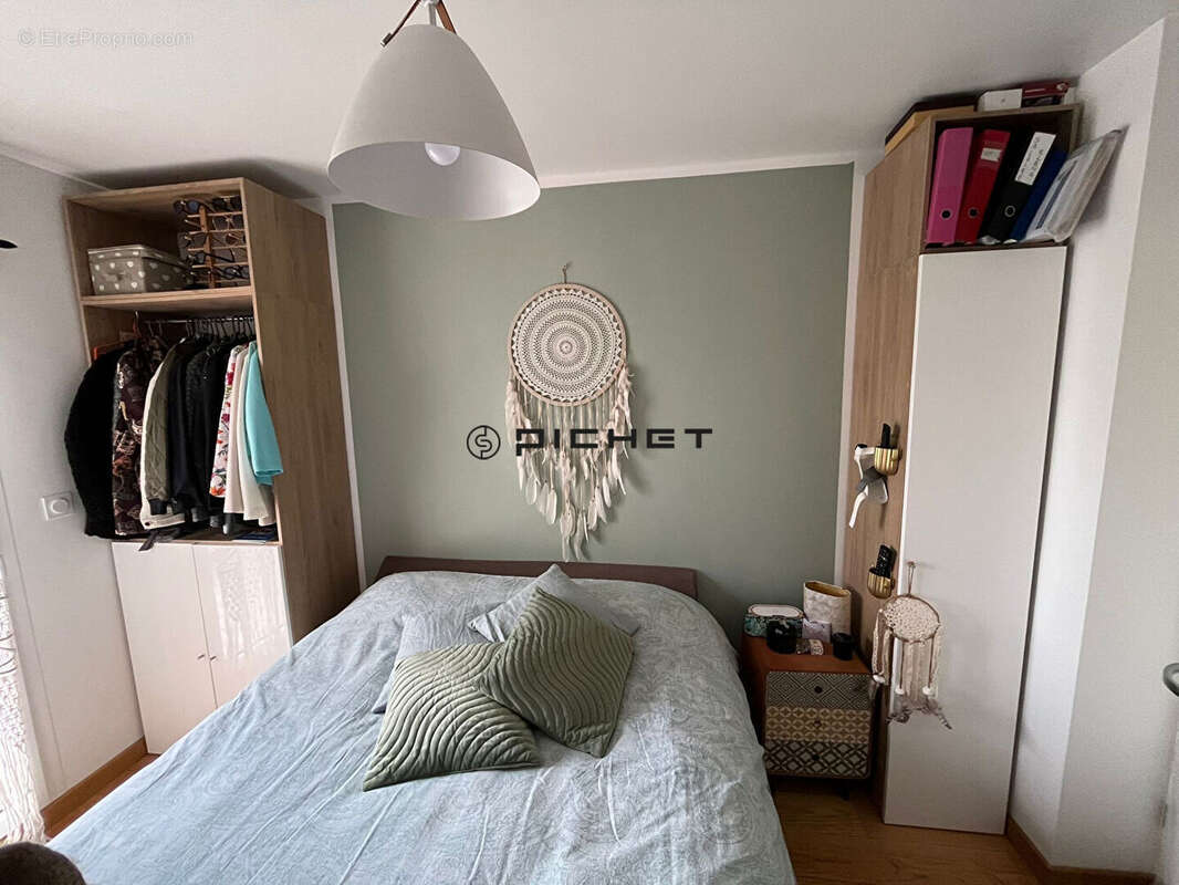 Appartement à CHEVRY