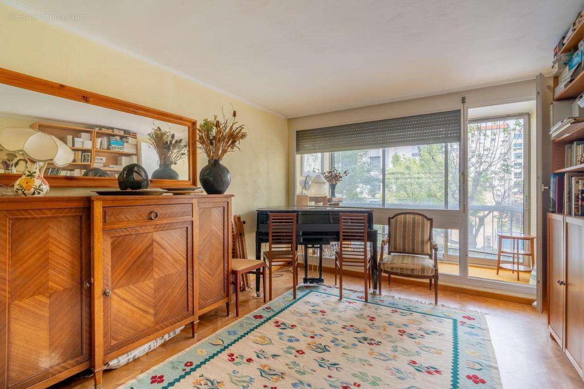 Appartement à LE KREMLIN-BICETRE