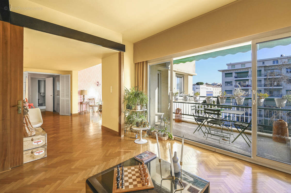 Appartement à MARSEILLE-8E