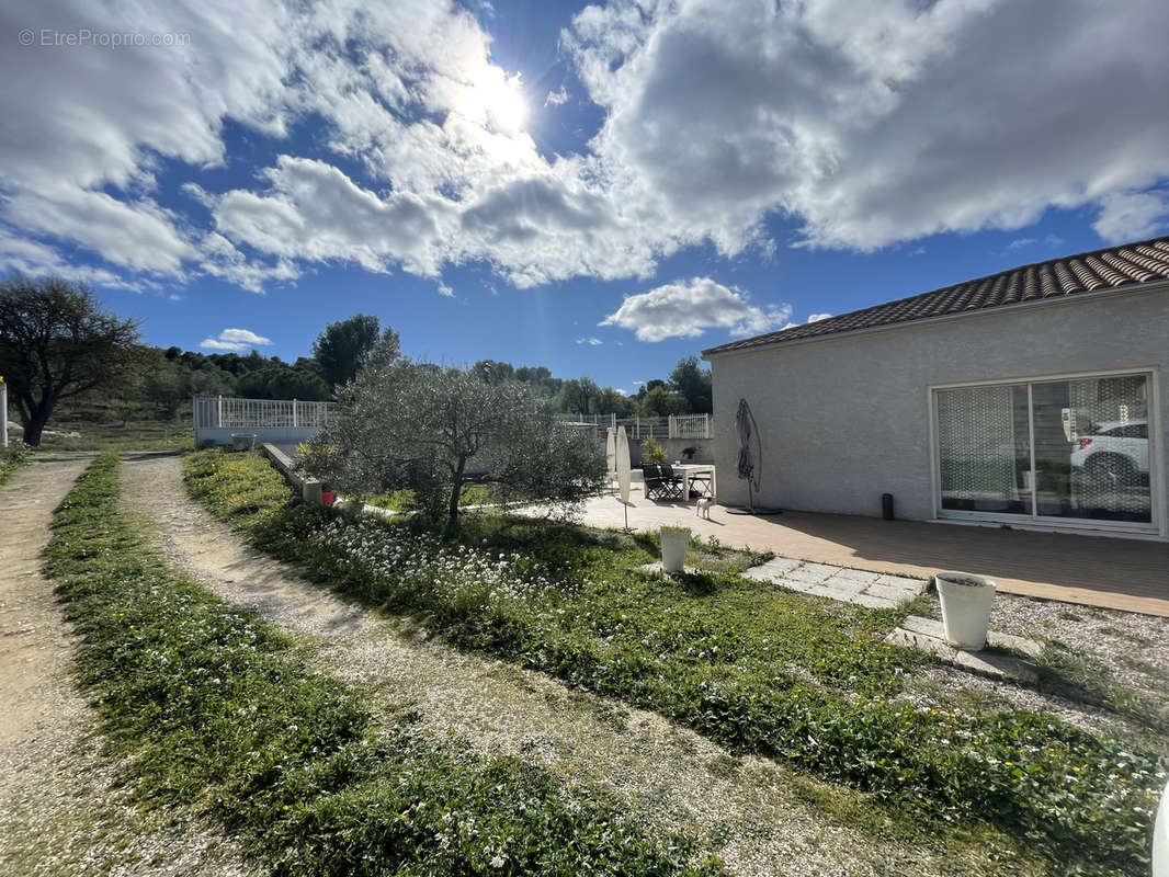 Maison à NISSAN-LEZ-ENSERUNE