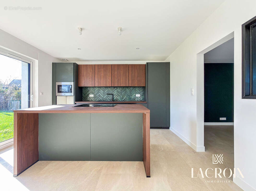 A vendre - maison 8 pièces - saint-carné - photo 2