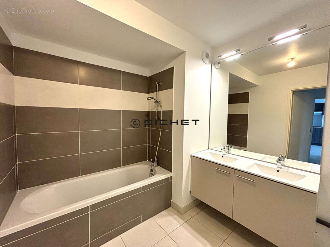 Challans - proche centre ville - appartement recent - photo 7