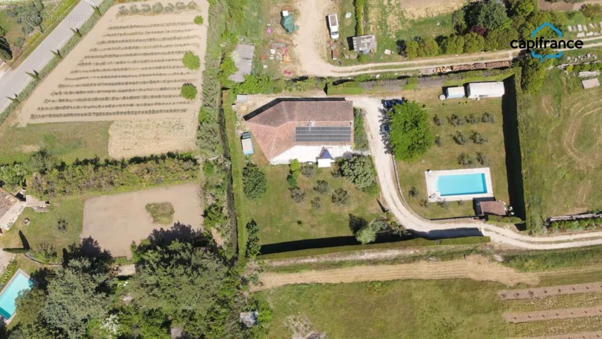 LES TAILLADES, maison individuelle de plain pied  de 210 m2, en campagne,  4 chambres, sur un terrain de 2900 m2 environ, piscin - photo 53
