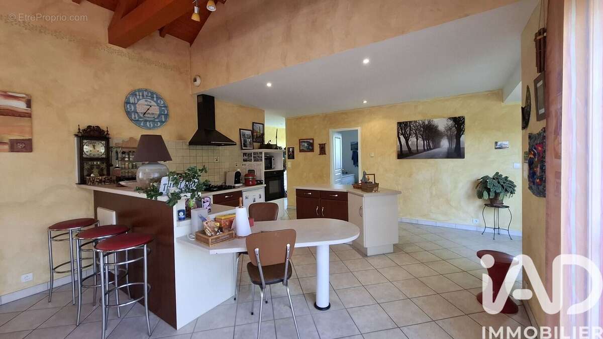 Maison 129 m² à Malaussanne  - photo 3
