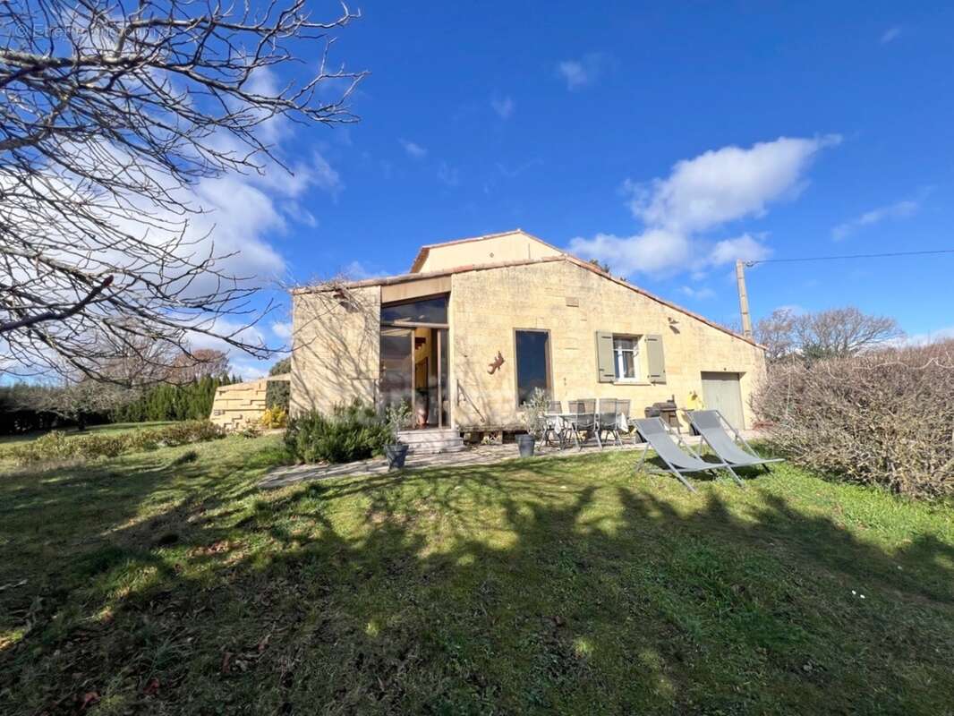 À vendre Villa d’Exception à Reillanne (04110) – 120 m², 5 Pièces, 4 Chambres, Piscine 10x5, Terrain Clos 9 000 m², Calme Absolu - photo 2