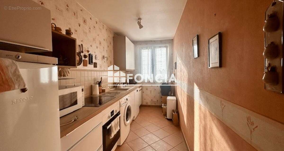 Appartement à PARIS-20E