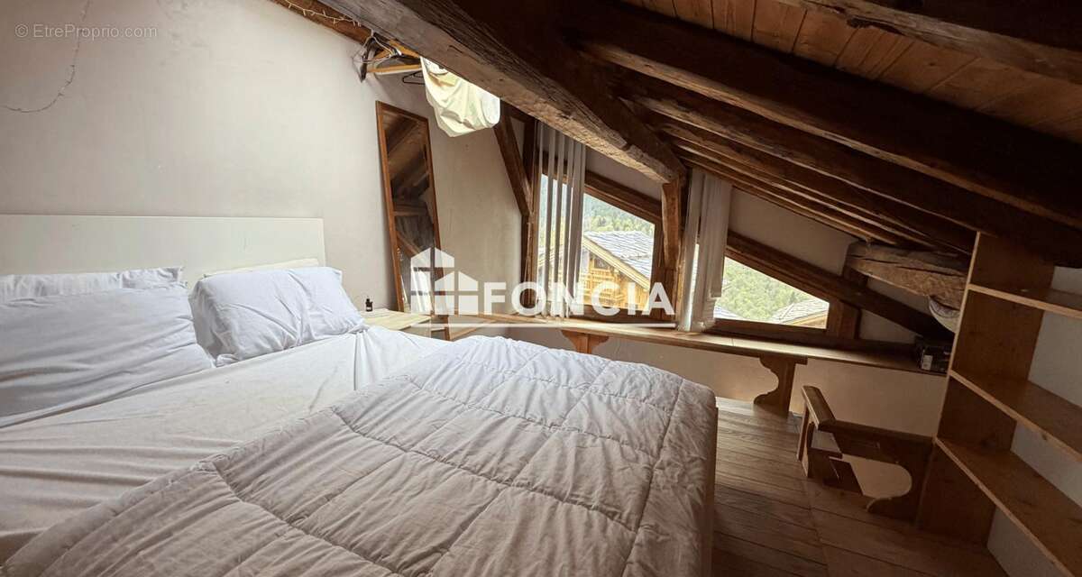 Maison à LES ALLUES