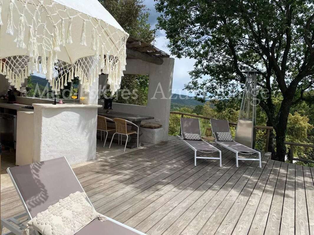 Maison à LA GARDE-FREINET