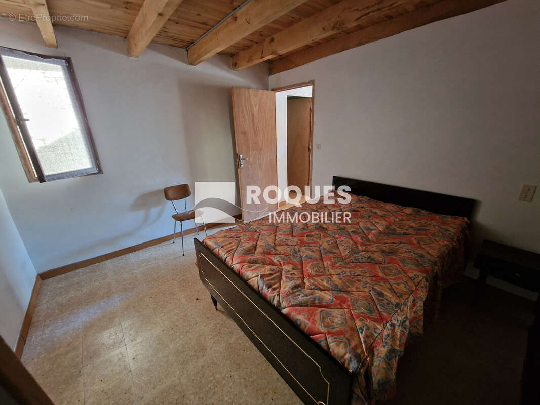 Sur la commune de Castanet-le-Haut, à vendre charmante maison de village 4 pièces d'environ 75 m2 avec garage - photo 14
