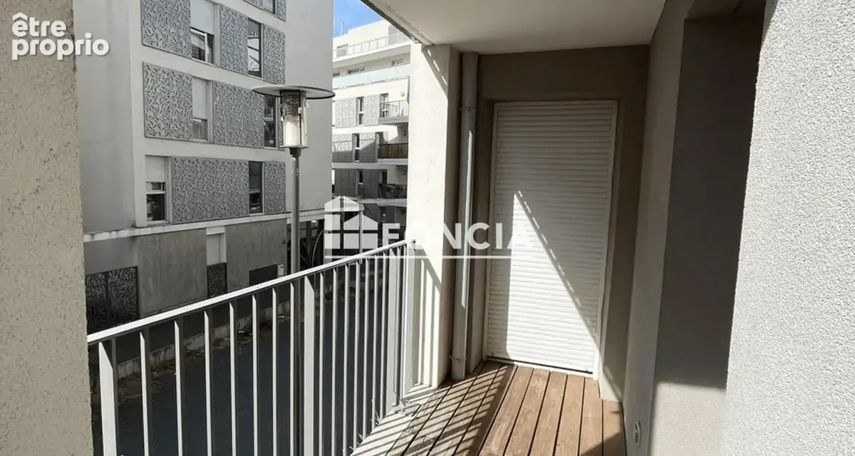 LYON 7 JEAN MACE-Appartement T3 avec balcon et son garage - photo 1