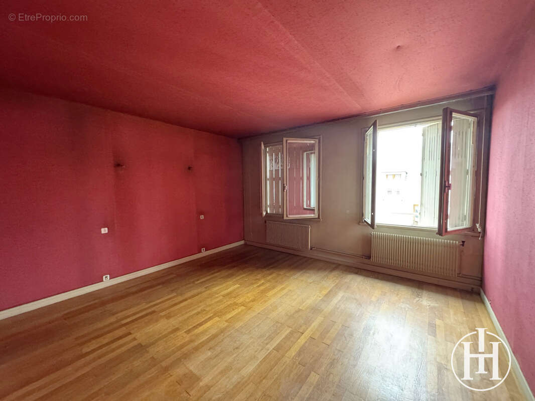 Appartement à SAINT-AMAND-MONTROND