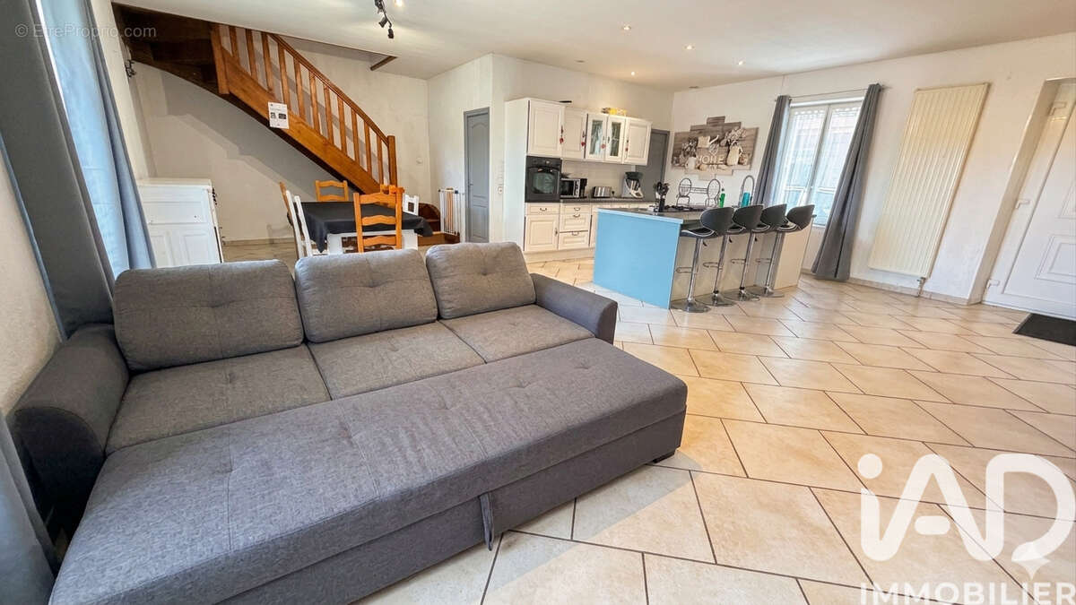 Maison 186 m² à Le Bessat  - photo 4