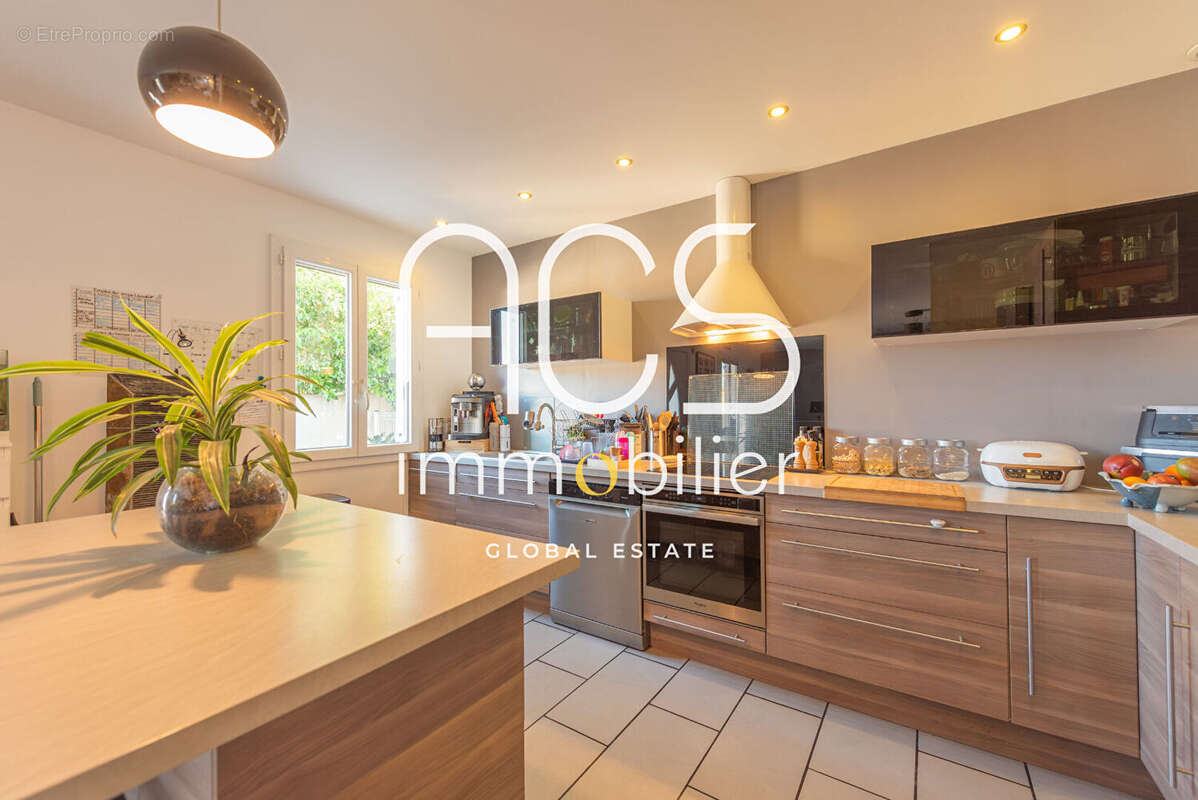 Maison à CHATEAUNEUF-LES-MARTIGUES