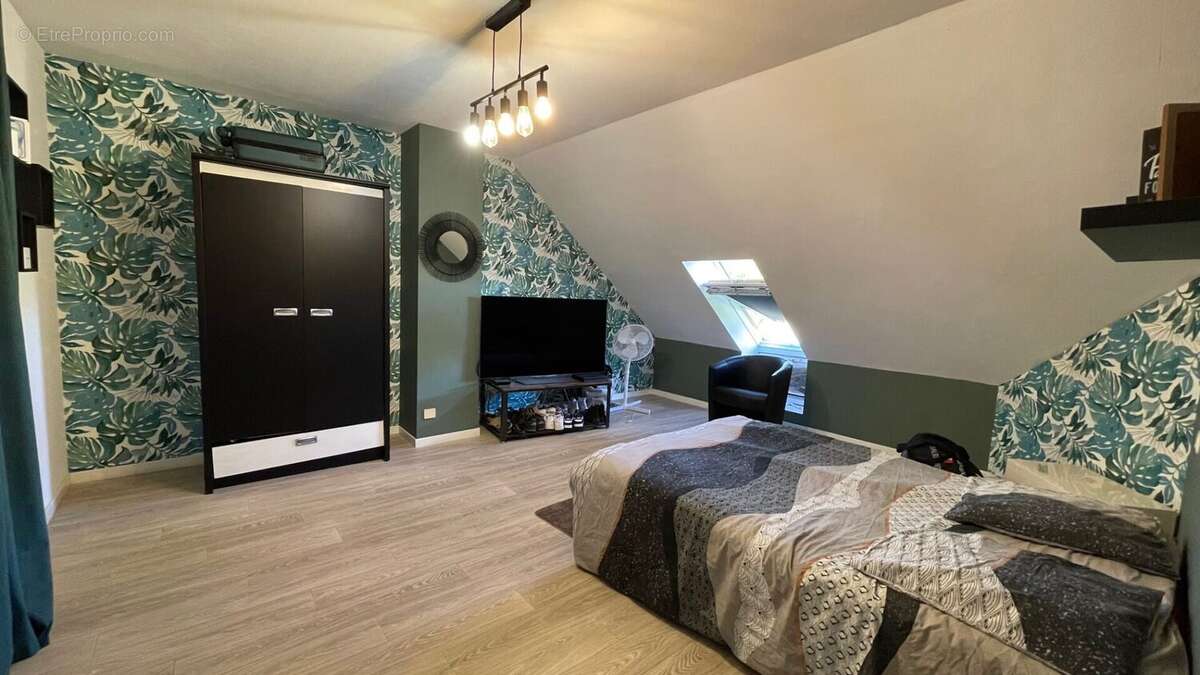 Maison à LA HAIE-TRAVERSAINE