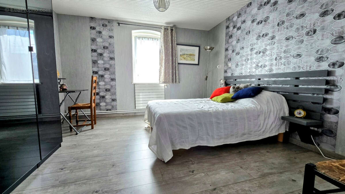 Maison à MIREBEAU-SUR-BEZE