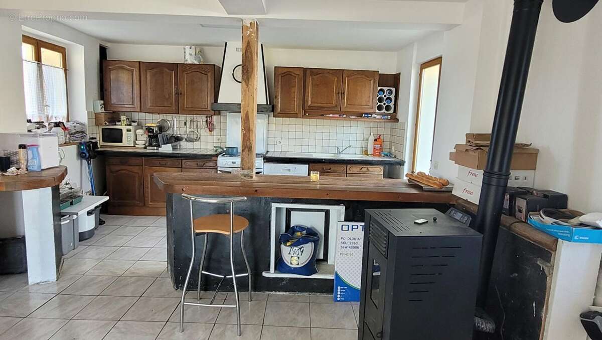 Maison à DAMPIERRE-SUR-AVRE