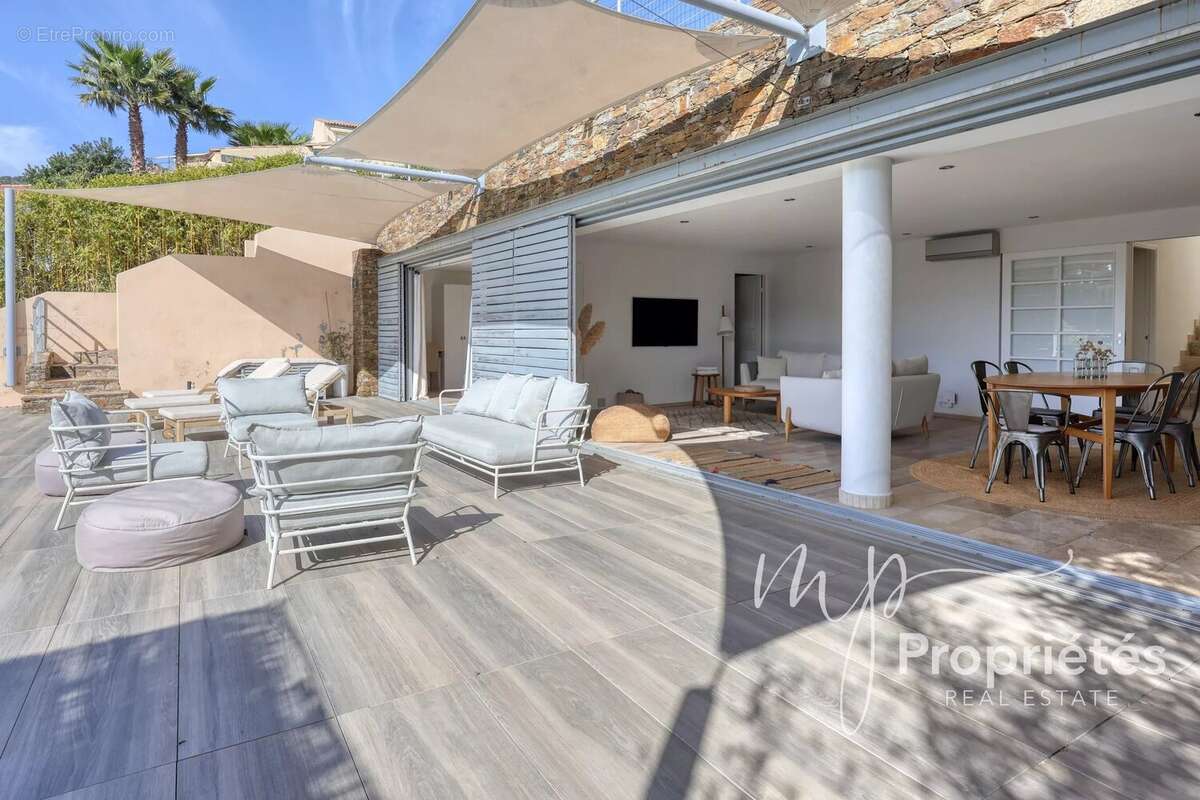 Maison à BORMES-LES-MIMOSAS