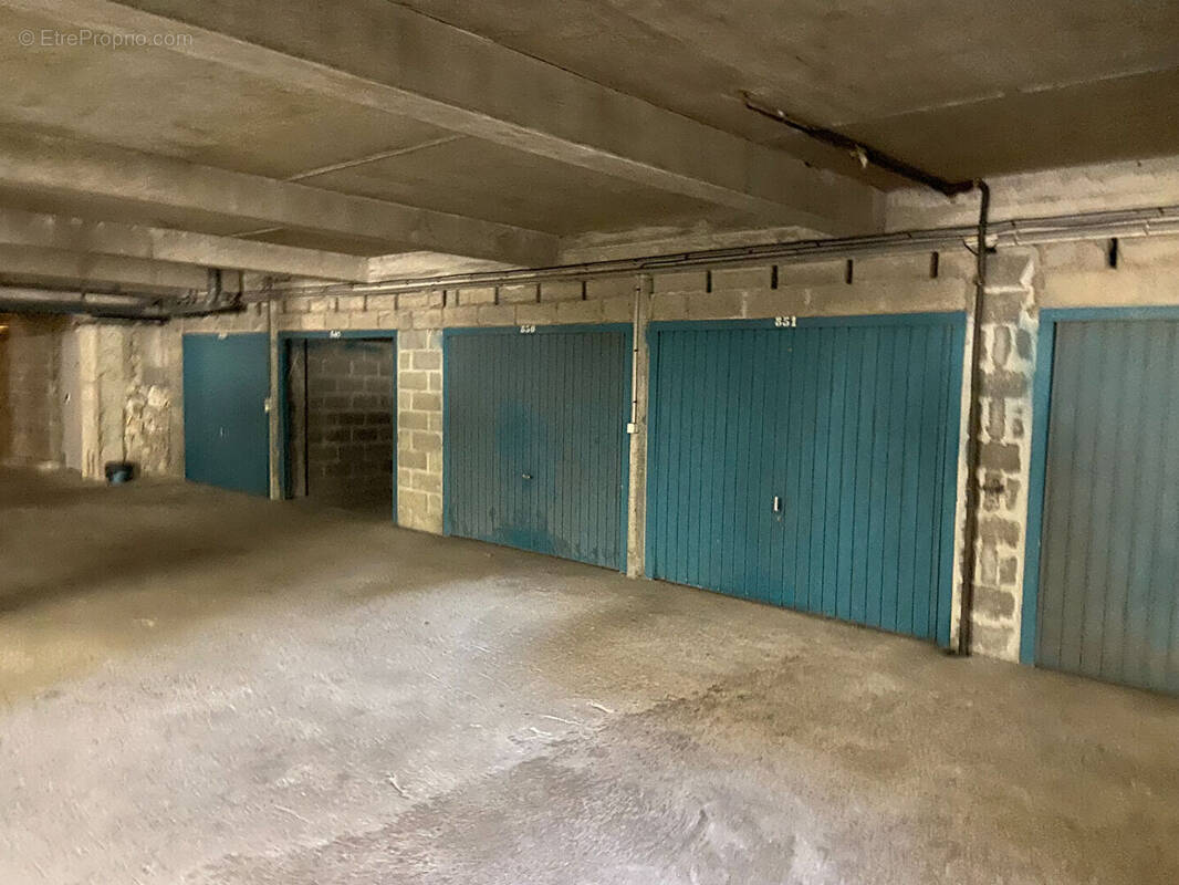 Parking à NEVERS